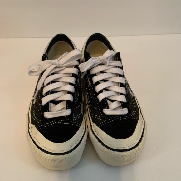 Vans - Picture 2 of 3